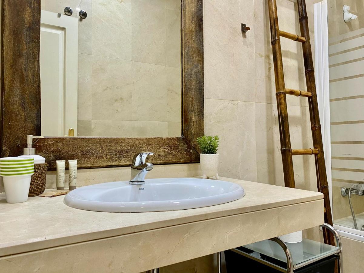 Charming Gran Via Vi Apartment *